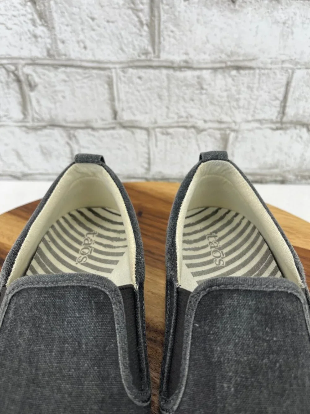 Taos Dandy Womens 8.5 Charcoal Gray Washed Canvas Slip On Comfort Shoes DND13455